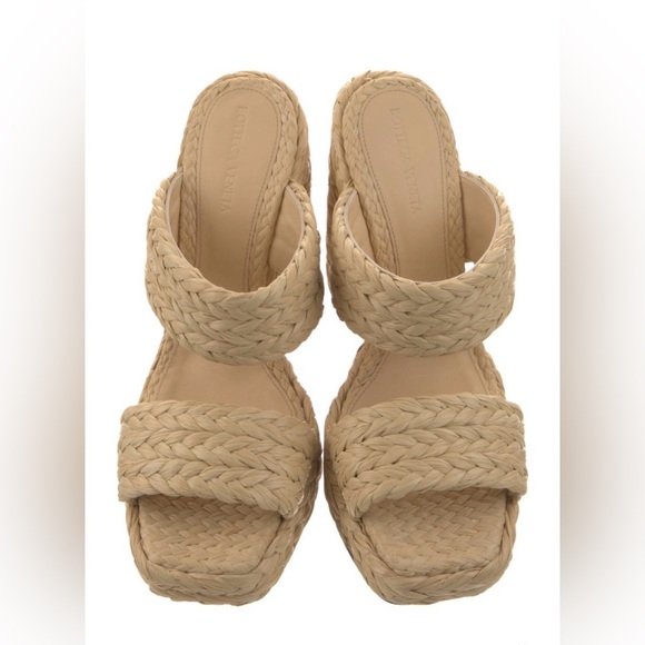 BOTTEGA VENETA Canalazzo Raffia Heeled SandalsSize 42(12) MSRP: $1550